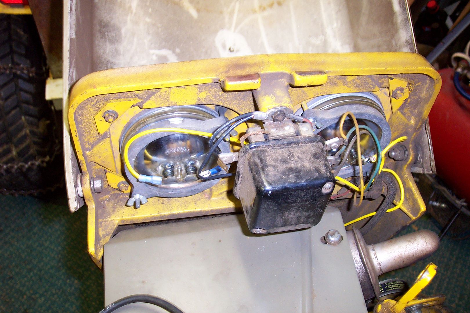 installing headlight on my 122what gauge wire? Cub Cadet Collectors dot com